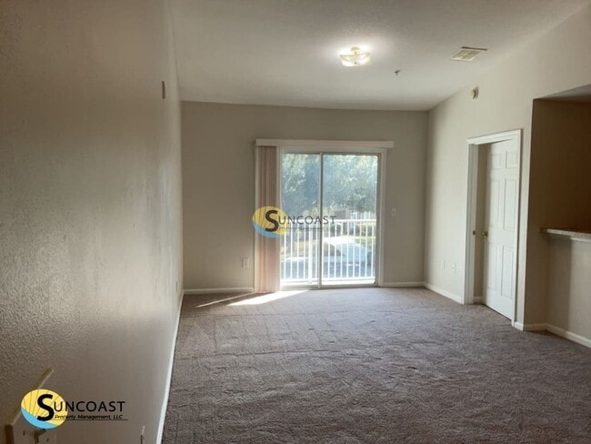 Foto del edificio - 6984 Ortega Woods Dr