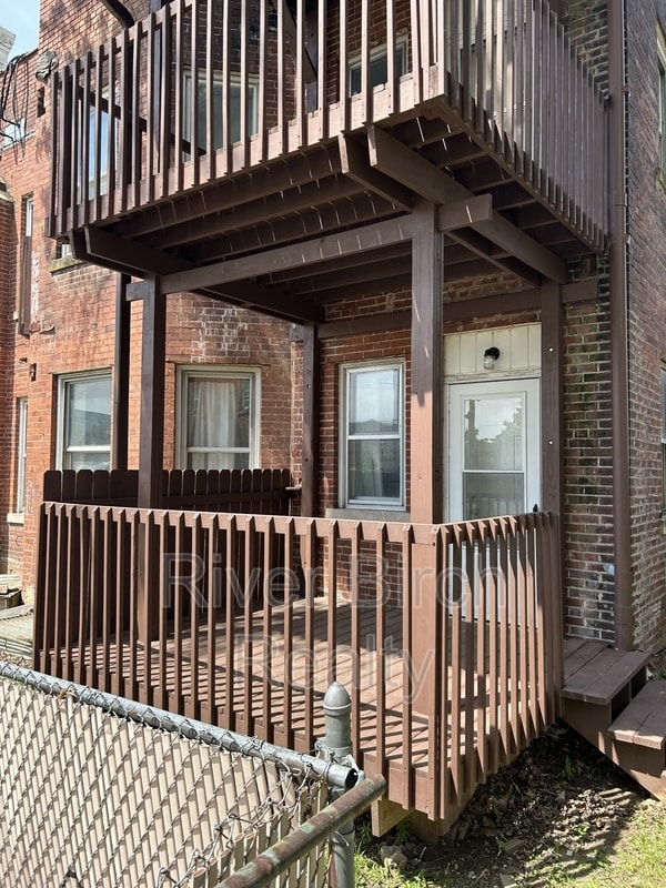 Building Photo - 417 E Cook St