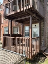 Building Photo - 417 E Cook St