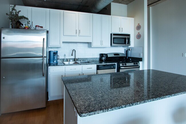 Foto del edificio - 50 E 16th St