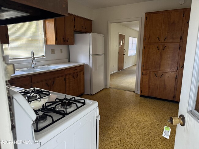 Building Photo - 1494 Bessent Rd