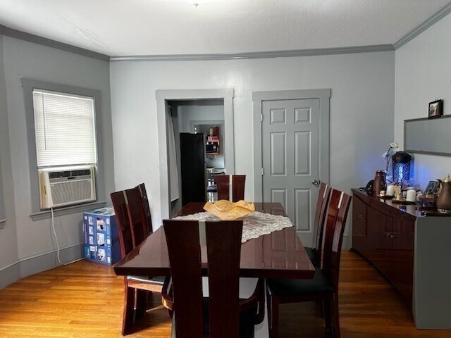 Foto del edificio - 28 Waverley Ave