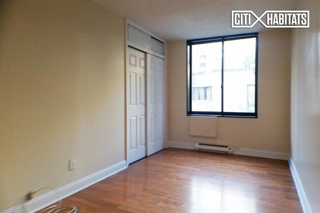 Building Photo - River Crossing