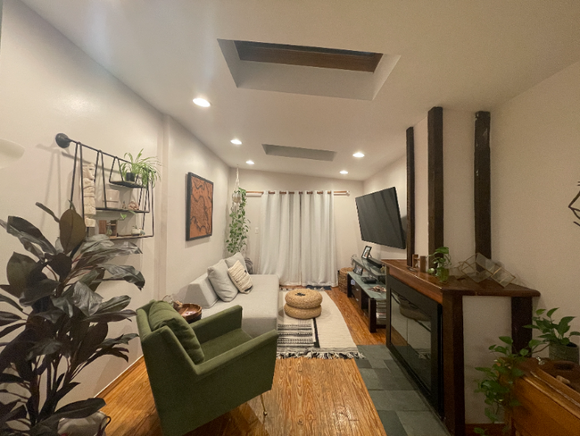Foto del edificio - 2910 Hudson St