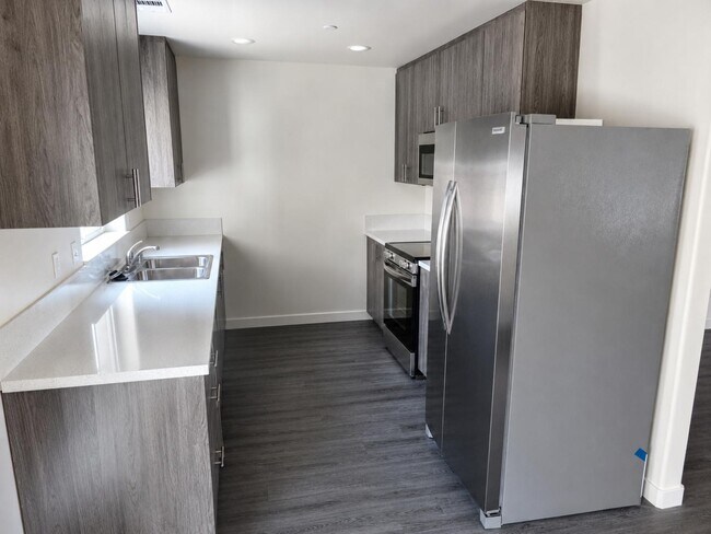 Foto del edificio - 1120 N Westwood St