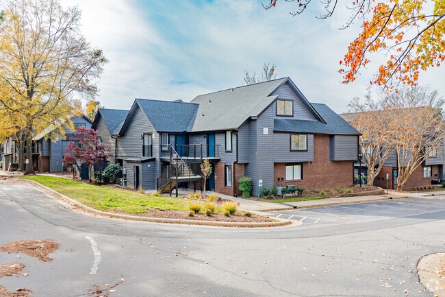 Building Photo - The District at North Hills