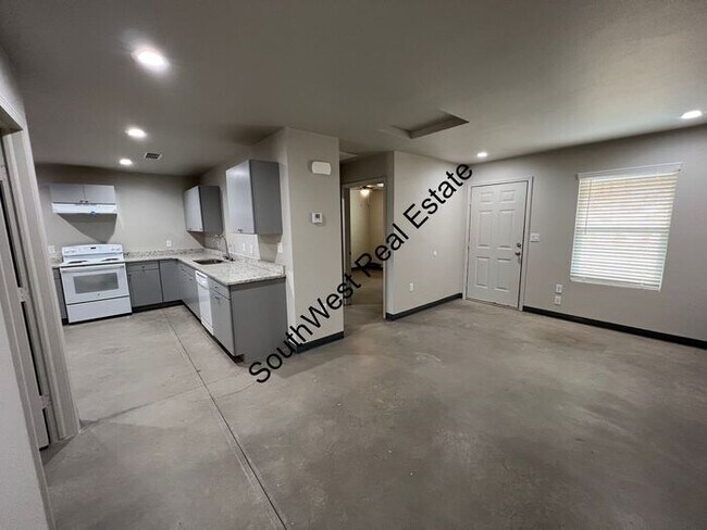 Foto del edificio - 2 BED 2 BATH APT ALL BILLS PAID!