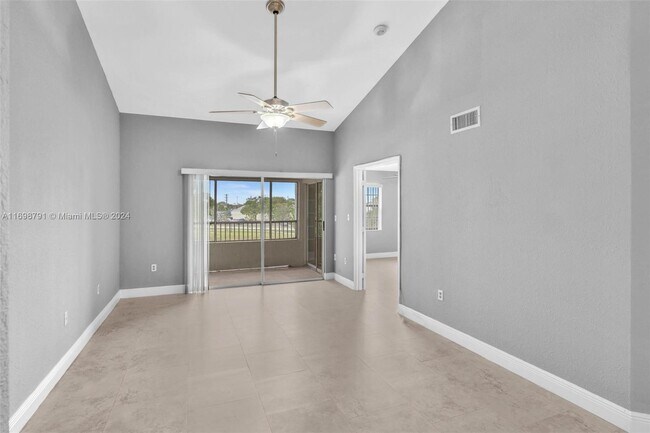 Building Photo - 2881 N Oakland Forest Dr