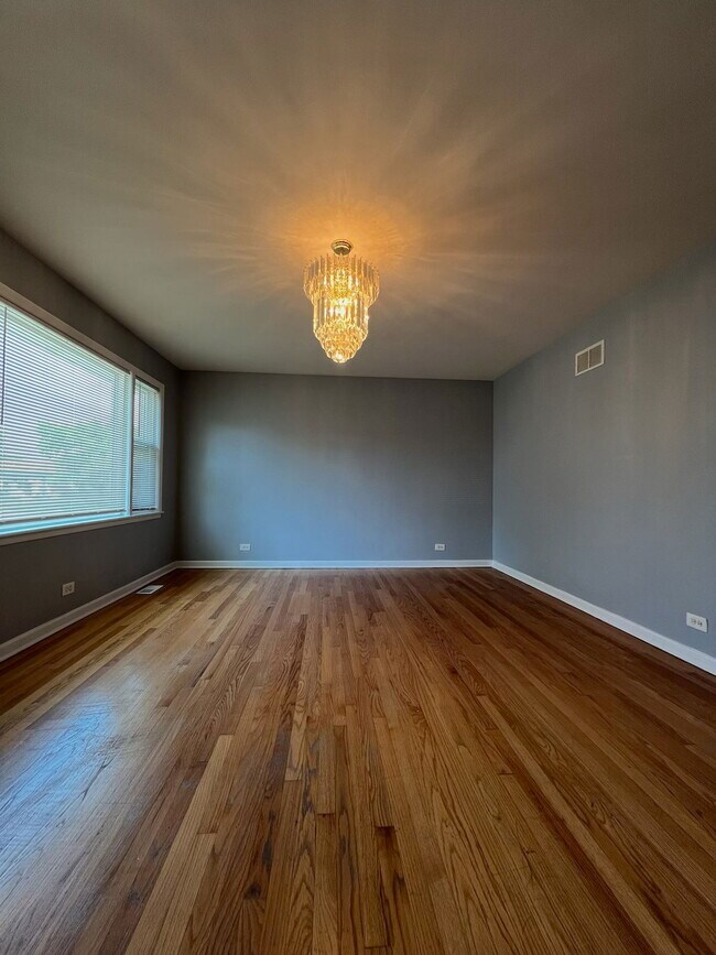 Foto del edificio - 1006 E 163rd Pl