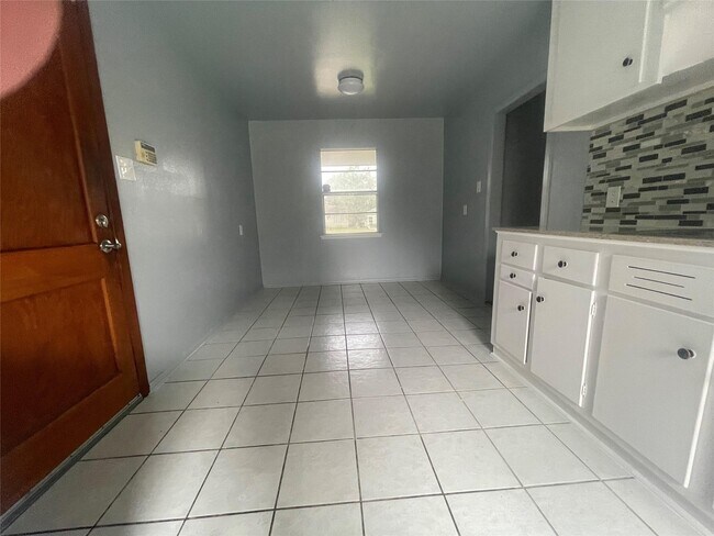 Foto del edificio - 4810 Airport Blvd