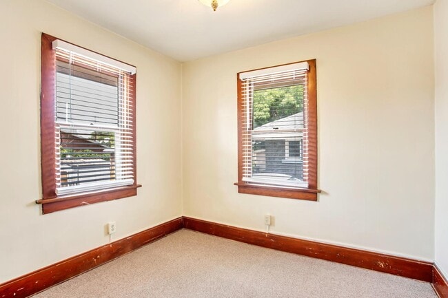 Building Photo - 172 S 600 W