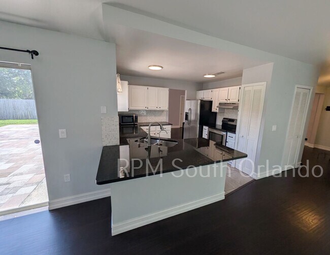 Foto del edificio - 3-bedroom 2-bath home in Meadow Woods