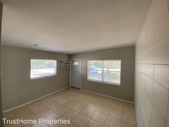 Building Photo - 2 br, 1 bath House - 3013 E Central Boulevard