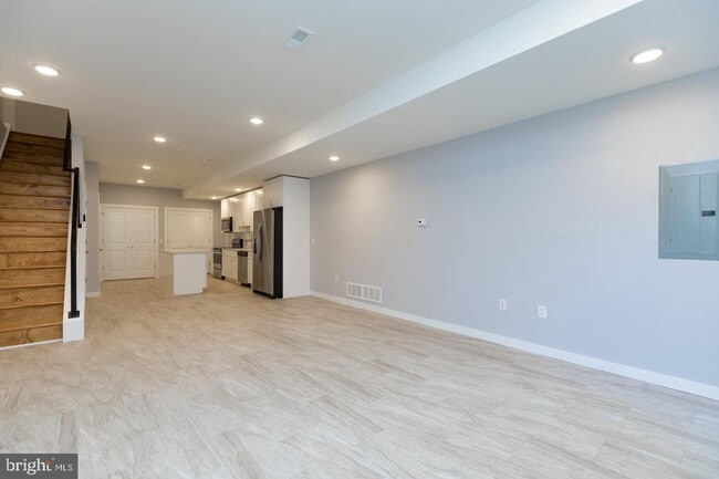 Building Photo - 2230 Frankford Ave