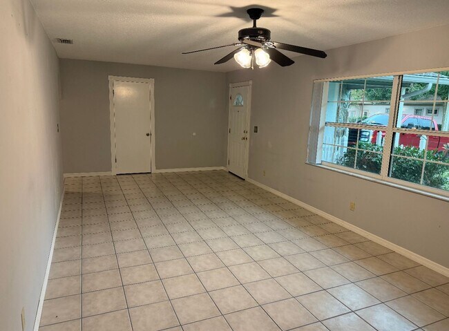 Foto del edificio - Charming 3/2- Heart of Zephyrhills