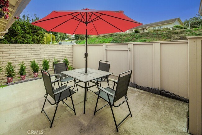 Foto del edificio - 3130 Via Serena N