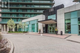 Building Photo - 5508-5508 Yonge St