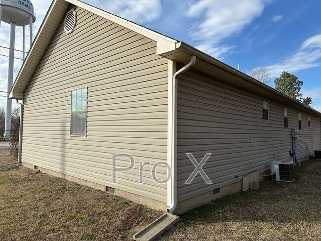 Building Photo - 7113 SE 66th Terrace