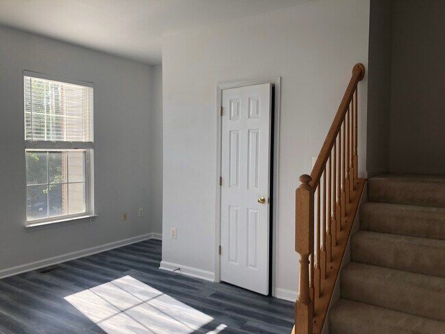 Building Photo - 4649 Flatlick Branch Dr