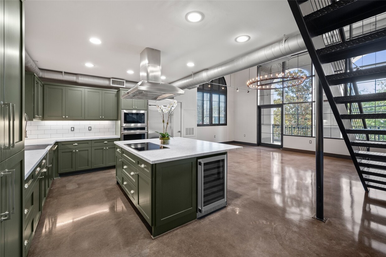 Photo - 1025 S Shepherd Dr (Houston, TX)
