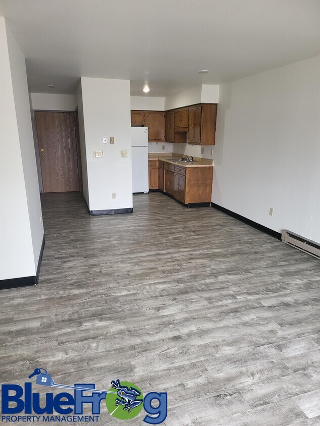 406 1st St Unit 11, Neenah, WI 54956 Room for Rent in Neenah, WI