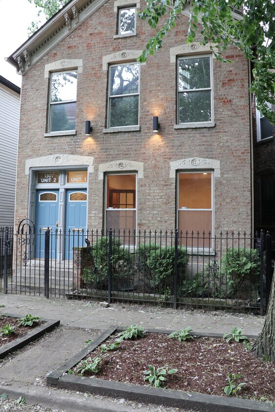 Primary Photo - 1307 W Fillmore St