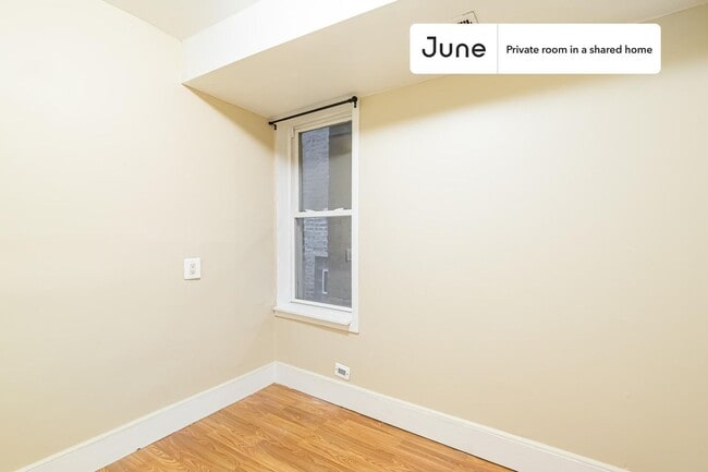 Building Photo - Room in Shared 3 bed/1 bath home