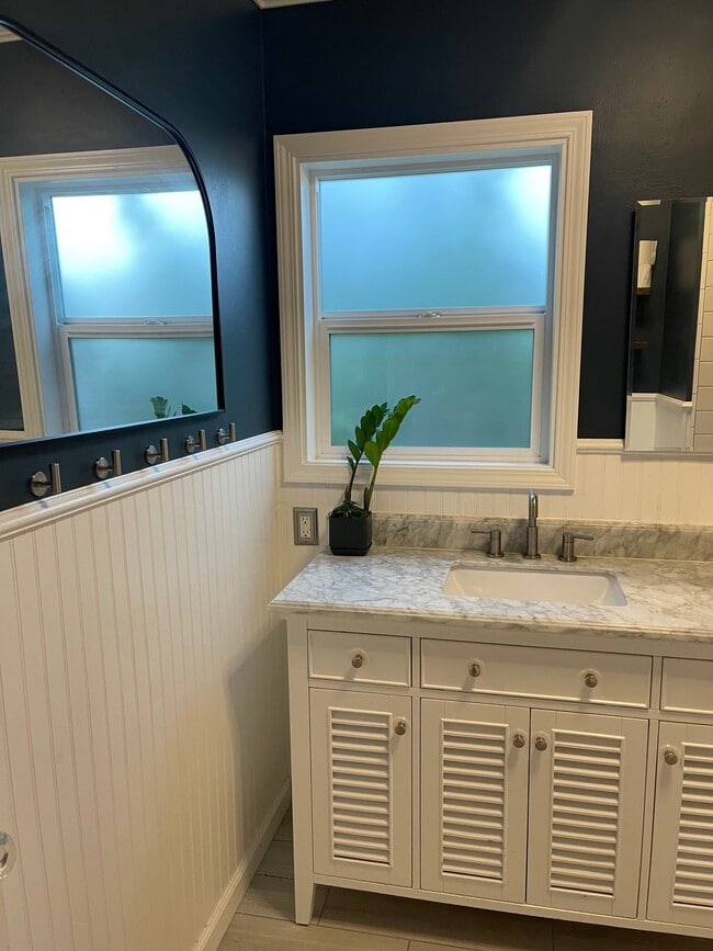 Foto del edificio - 863 N 11th Ave