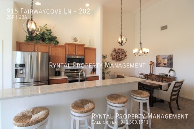 Building Photo - 915 Fairwaycove Ln