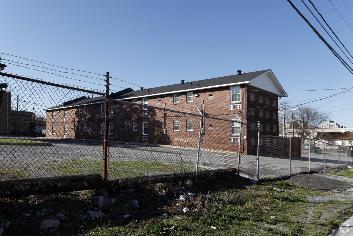 Primary Photo - John A. Gupton Student Apartments