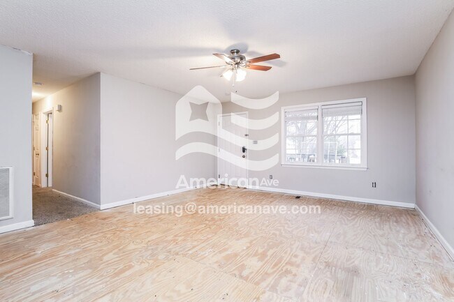 Foto del edificio - 116 Barnes Dr