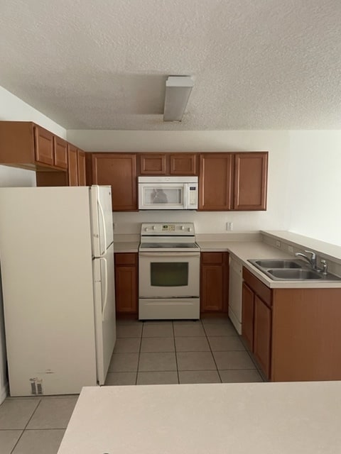 Foto del edificio - 585 Cresting Oak Cir