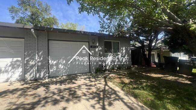 Foto del edificio - A Charming Foothill Farms 2bd/1ba Duplex w...