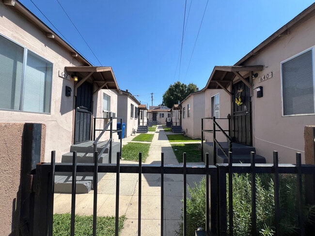 Photo - 640 San Benito St Apartment