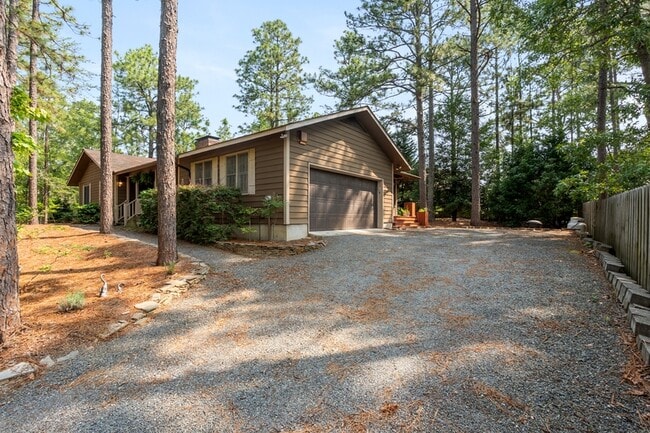 Building Photo - 4 Prichard Ln