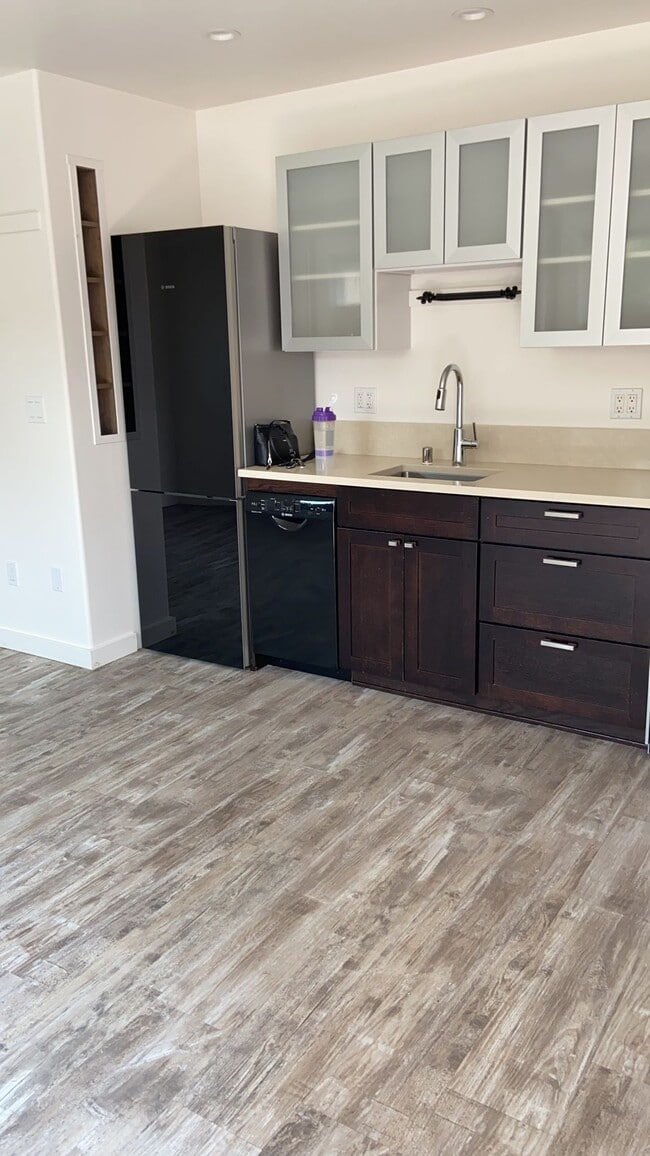 Foto del edificio - 5913 Amend Rd