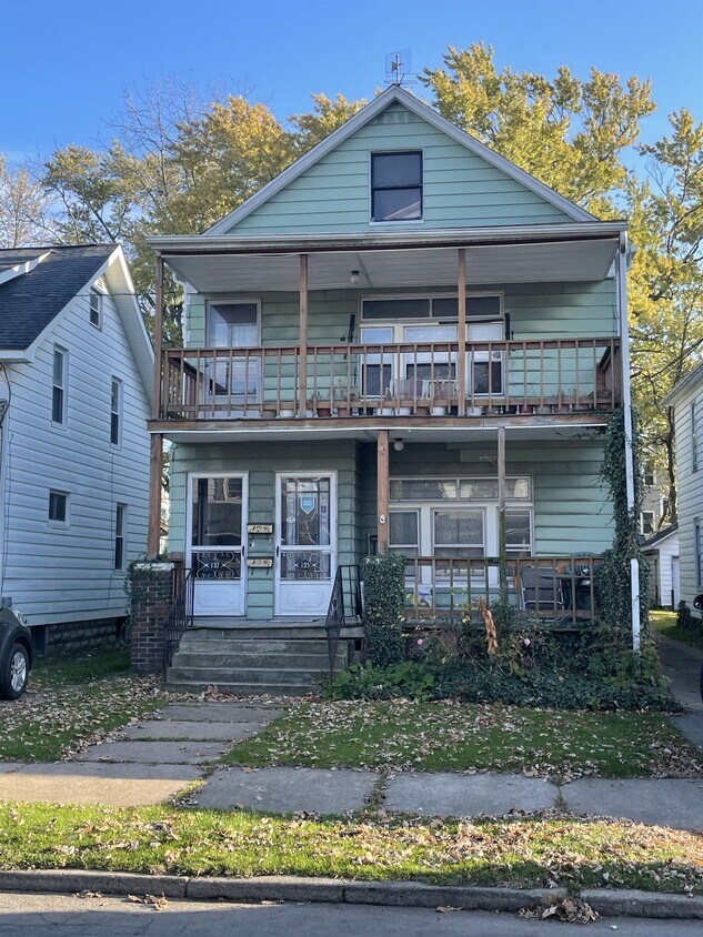 135 E 30th St, Erie, PA 16504 Townhome Rentals in Erie PA