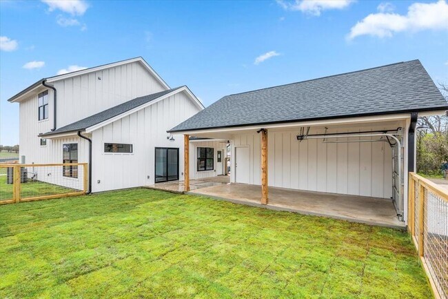 Building Photo - 203 Ave J