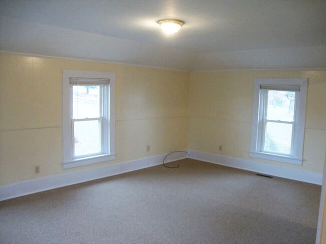Living Room from Entryway. - 415 Oak Dr