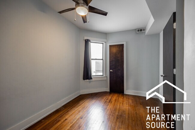 Foto del edificio - 3716 W Belmont Ave