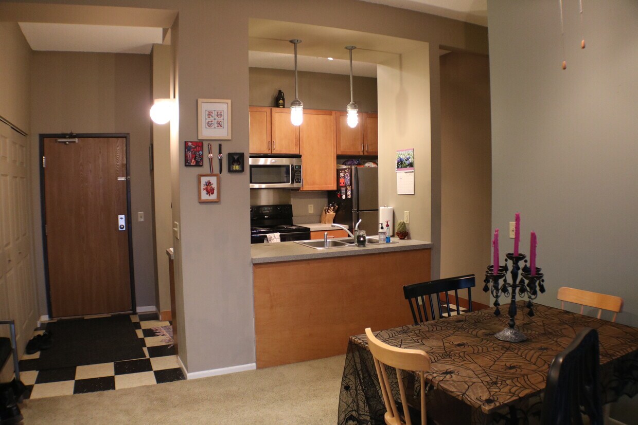 Foto principal - 215 7th St NE