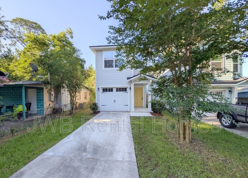 Primary Photo - 8730 Free Ave