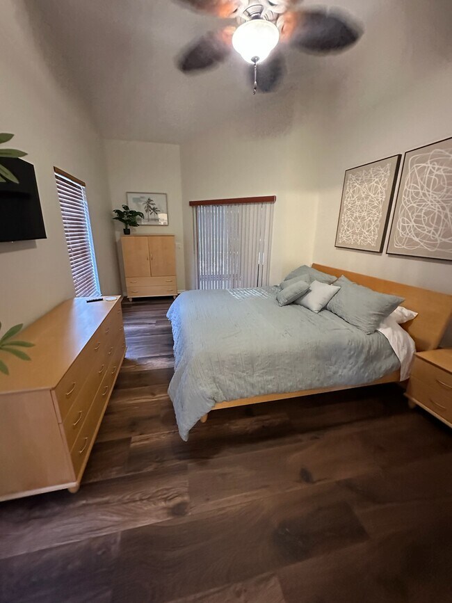 Foto del edificio - 8960 Huntington Pointe Dr