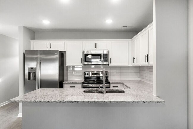 Building Photo - 301 Longshadow Trl