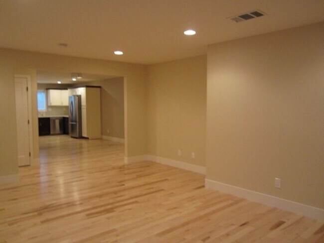 Foto del edificio - 4-Bedroom Home in Concord’s Desirable State Streets Neighborhood