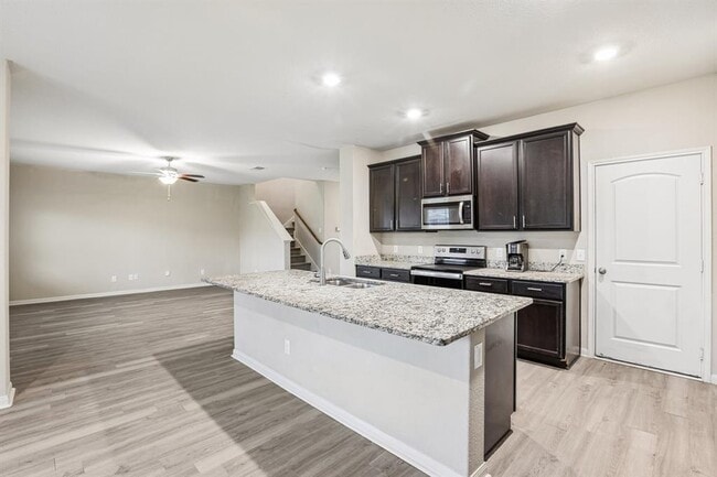 Building Photo - 117 Cherry Tree Ln