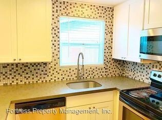 Foto del edificio - 8647-8647 SE Woodstock Blvd