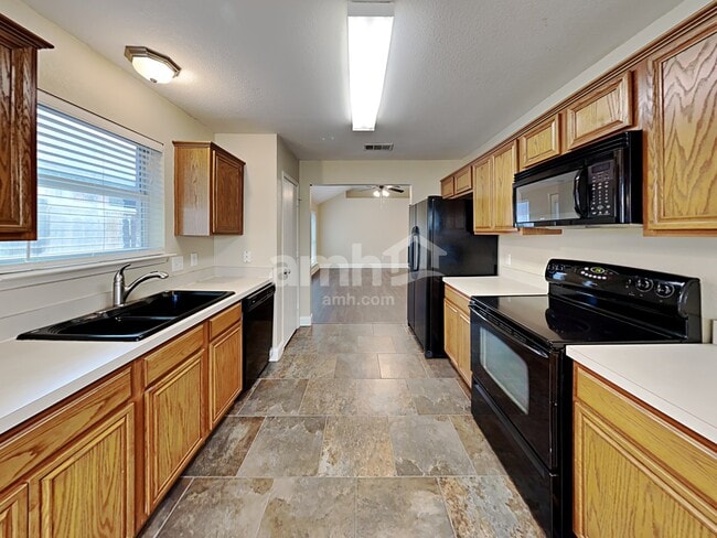 Building Photo - 1617 Kelly Ln