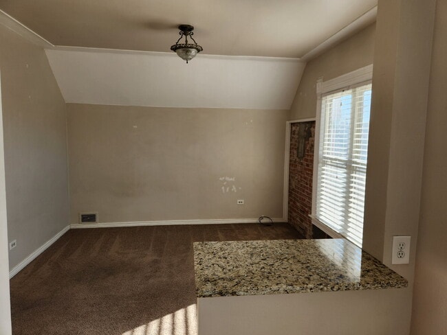 Foto del edificio - Newly Renovated Studio Apt. in Classic Victorian Home in Baker District