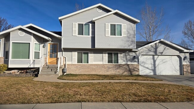 Building Photo - 2504 W Pine Needle Pl